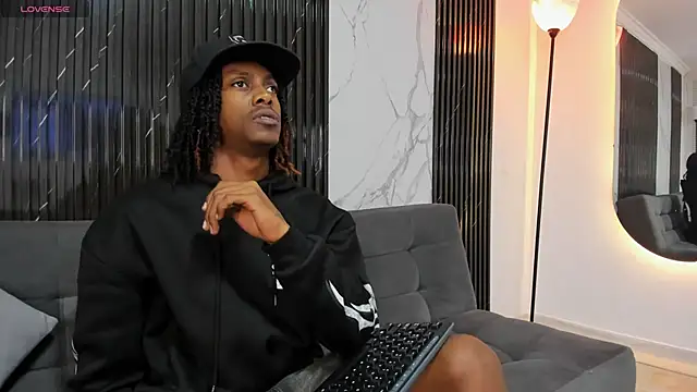 Snapshot of BRYXXXON1 chatting on December 10, 2024, 11:22 am BRYXXXON1 online show from December 10, 2024, 11:22 am