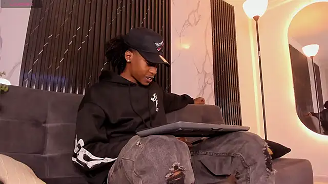 Snapshot of BRYXXXON1 chatting on February 8, 2025, 3:41 am BRYXXXON1 online show from February 8, 2025, 3:41 am