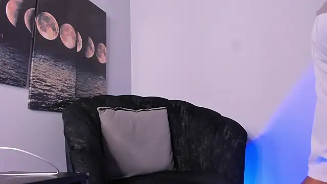 Snapshot of BRYXXXON1 chatting on October 2, 2025, 2:35 pm BRYXXXON1 online show from October 2, 2025, 2:35 pm