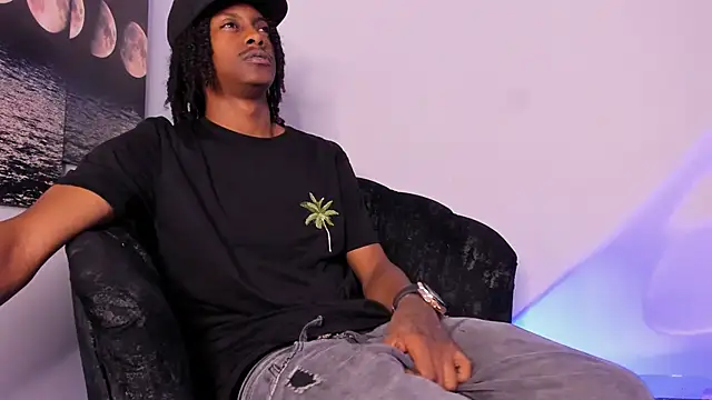 Snapshot of BRYXXXON1 chatting on October 5, 2025, 4:49 pm BRYXXXON1 online show from October 5, 2025, 4:49 pm