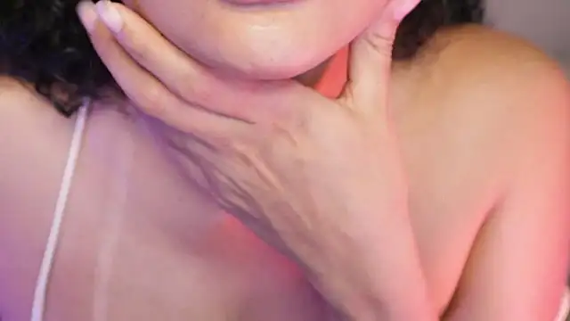 Mysensualbrunette1 online show from December 3, 2024, 1:19 am