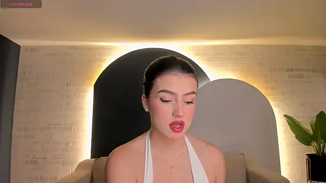 PaulinaSantos  online show from November 9, 2025, 5:33 pm