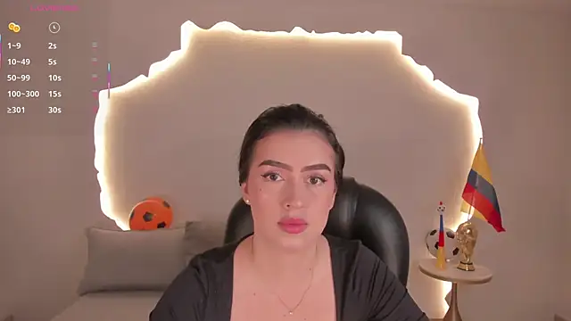Snapshot of PaulinaSantos_ chatting on June 21, 2026, 5:48 pm PaulinaSantos online show from June 21, 2026, 5:48 pm