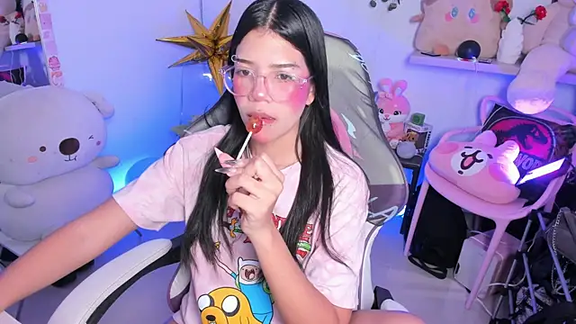 cutestephuwu online show from November 3, 2025, 1:08 am