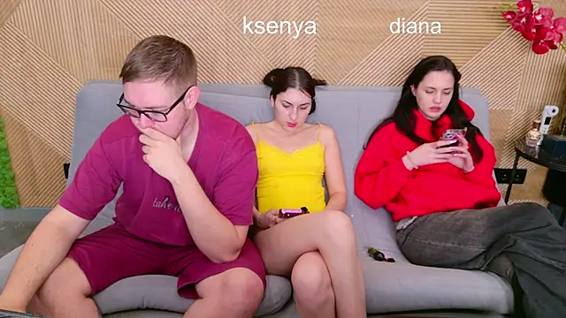 Ksenny online show from April 7, 2026, 6:14 am