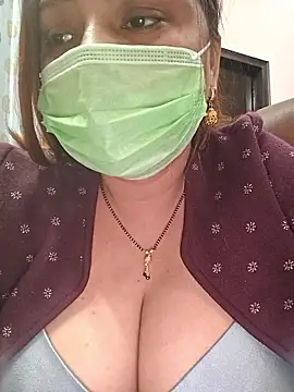 Dianaa9 online show from November 28, 2025, 8:00 pm