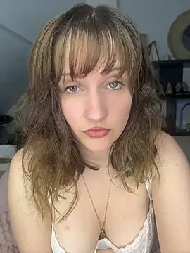 victoirenextdoor online show from May 10, 2026, 6:02 pm
