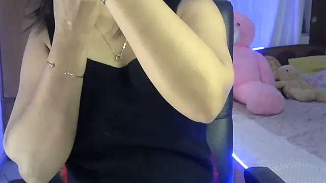 Snapshot of Black_cat_cutie chatting on September 15, 2025, 4:56 am Black cat cutie online show from September 15, 2025, 4:56 am