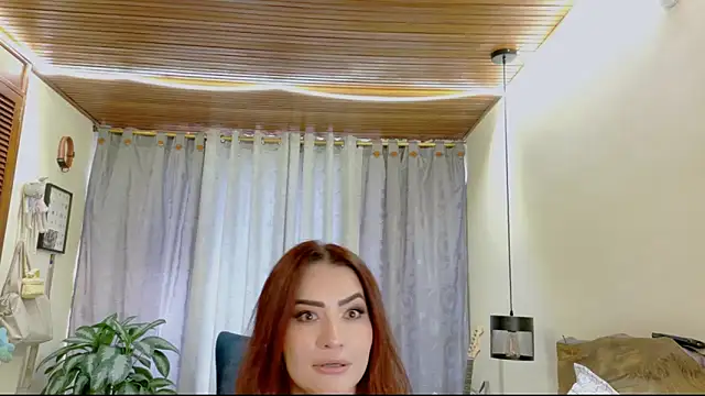 Abrilqueen online show from February 28, 2026, 2:51 pm