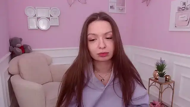 Snapshot of LucySkilar chatting on December 3, 2024, 5:31 am LucySkilar online show from December 3, 2024, 5:31 am