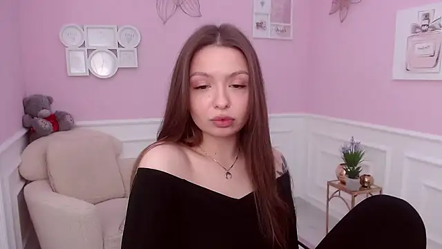 Snapshot of LucySkilar chatting on December 5, 2024, 5:48 am LucySkilar online show from December 5, 2024, 5:48 am