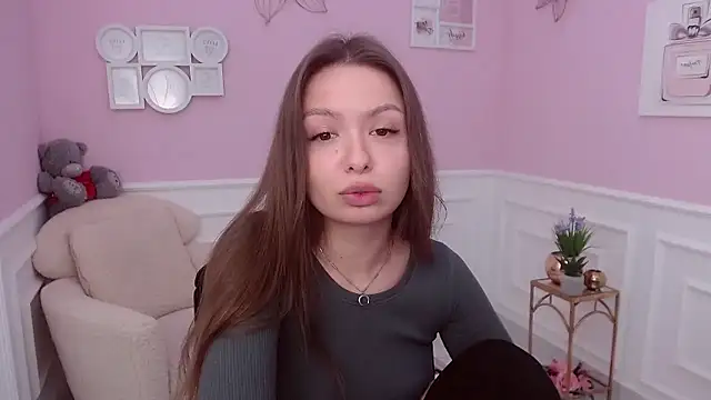 Snapshot of LucySkilar chatting on December 10, 2024, 6:22 am LucySkilar online show from December 10, 2024, 6:22 am