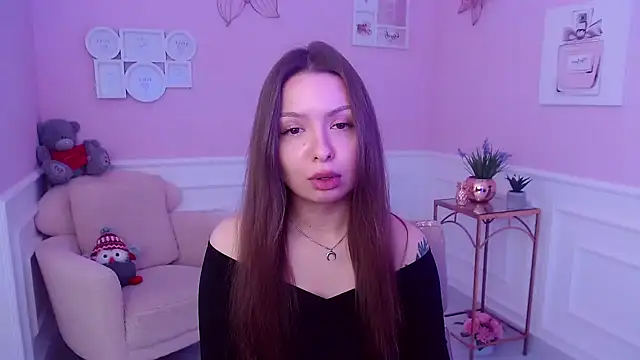 Snapshot of LucySkilar chatting on January 26, 2025, 5:34 am LucySkilar online show from January 26, 2025, 5:34 am