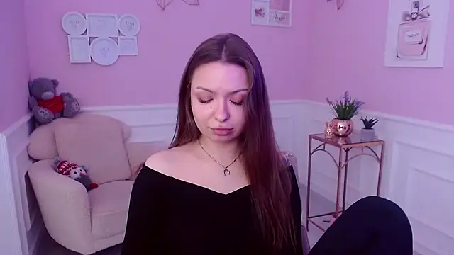 Snapshot of LucySkilar chatting on January 27, 2025, 7:35 am LucySkilar online show from January 27, 2025, 7:35 am