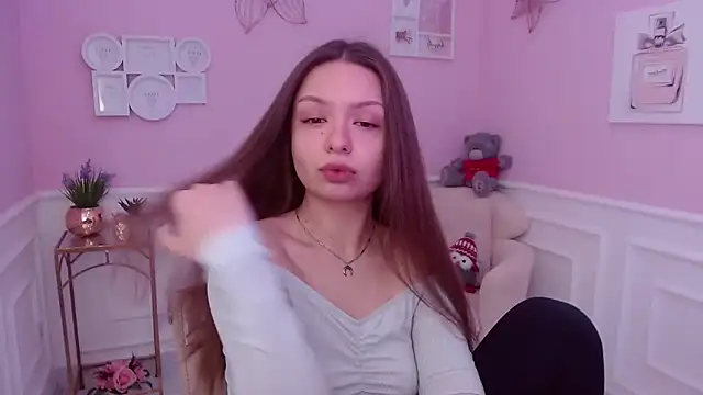 Snapshot of LucySkilar chatting on February 4, 2025, 5:53 am LucySkilar online show from February 4, 2025, 5:53 am