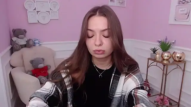 Snapshot of LucySkilar chatting on September 14, 2025, 5:17 am LucySkilar online show from September 14, 2025, 5:17 am