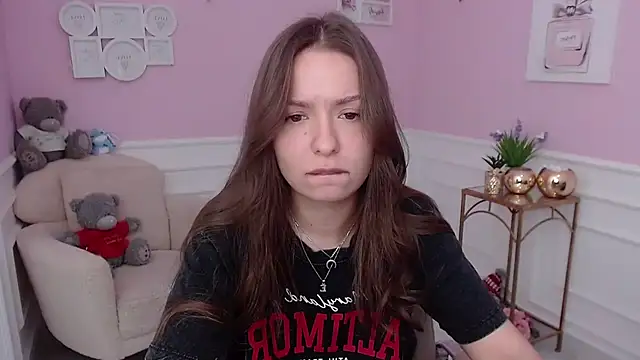 Snapshot of LucySkilar chatting on September 25, 2025, 4:49 am LucySkilar online show from September 25, 2025, 4:49 am