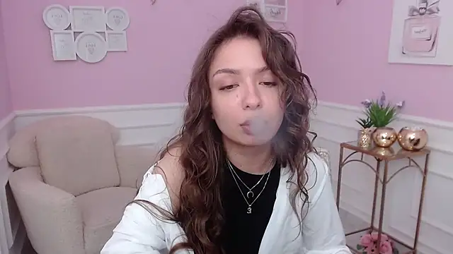 Snapshot of LucySkilar chatting on October 5, 2025, 4:33 am LucySkilar online show from October 5, 2025, 4:33 am