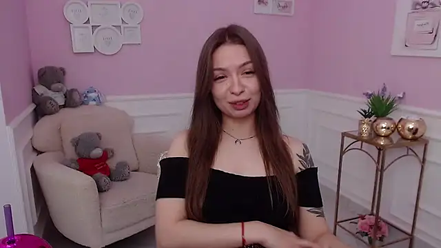 Snapshot of LucySkilar chatting on October 13, 2025, 5:40 am LucySkilar online show from October 13, 2025, 5:40 am