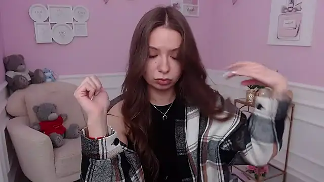 Snapshot of LucySkilar chatting on October 28, 2025, 5:22 am LucySkilar online show from October 28, 2025, 5:22 am