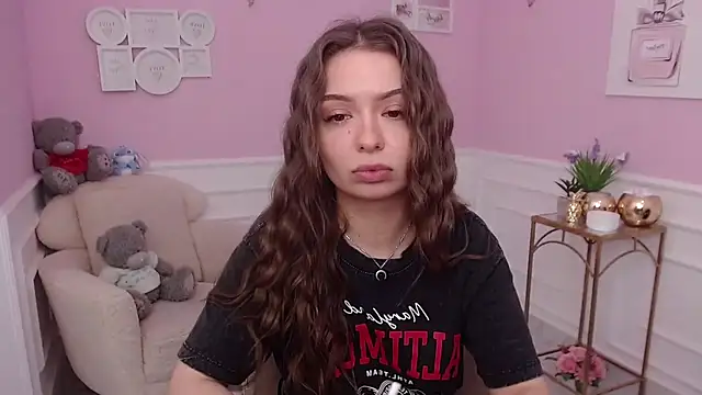 Snapshot of LucySkilar chatting on November 30, 2025, 6:17 am LucySkilar online show from November 30, 2025, 6:17 am