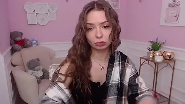 Snapshot of LucySkilar chatting on December 1, 2025, 6:07 am LucySkilar online show from December 1, 2025, 6:07 am