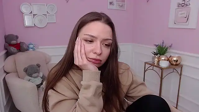 Snapshot of LucySkilar chatting on December 14, 2025, 12:43 pm LucySkilar online show from December 14, 2025, 12:43 pm