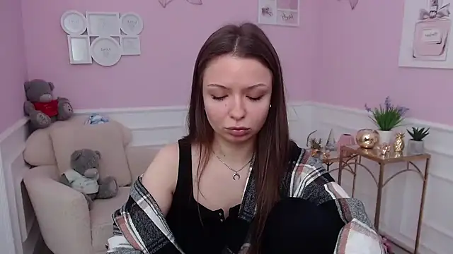 LucySkilar online show from January 15, 2026, 6:07 am