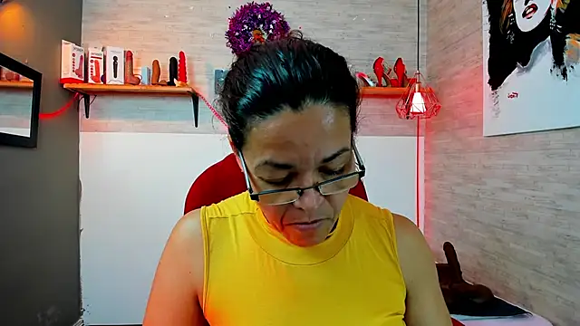 MaturePure online show from December 18, 2025, 10:05 pm