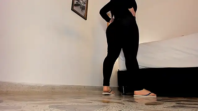 Snapshot of leslie_k chatting on March 11, 2025, 6:00 am leslie k online show from March 11, 2025, 6:00 am