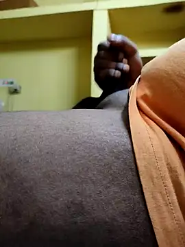 Snapshot of Brown_Munda047 chatting on October 3, 2025, 6:27 pm Brown Munda047 online show from October 3, 2025, 6:27 pm