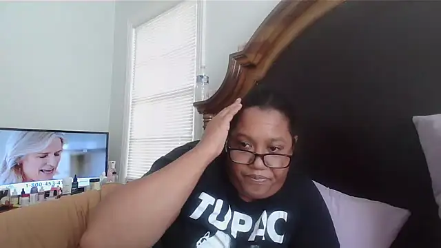 ebonyred online show from February 13, 2026, 7:54 pm