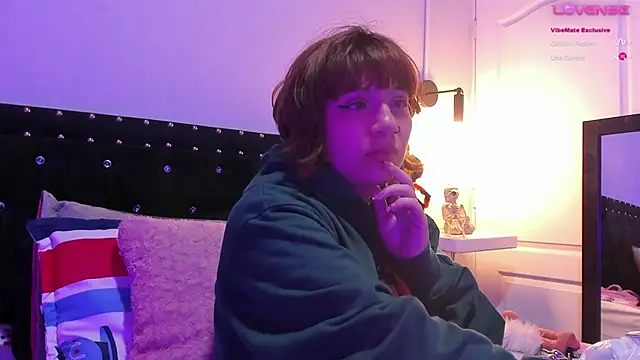 Snapshot of hey_noraly chatting on November 21, 2025, 4:11 am hey noraly online show from November 21, 2025, 4:11 am