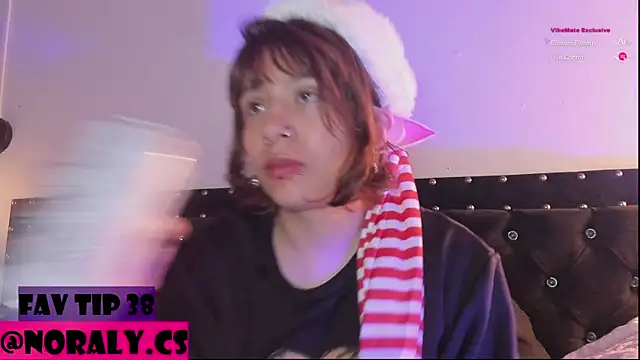 Snapshot of hey_noraly chatting on December 1, 2025, 3:44 am hey noraly online show from December 1, 2025, 3:44 am