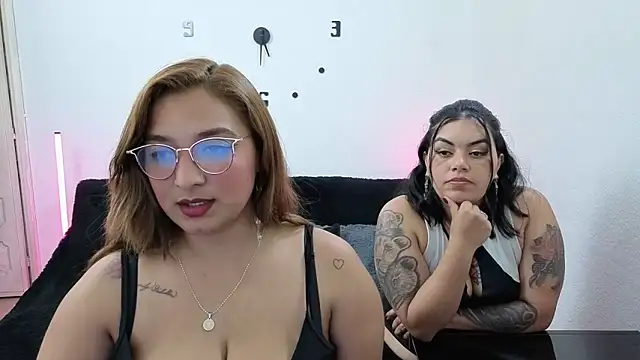  sweetcarla online show from November 8, 2025, 6:07 pm