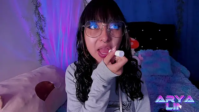 arysUwU online show from January 30, 2025, 11:34 pm