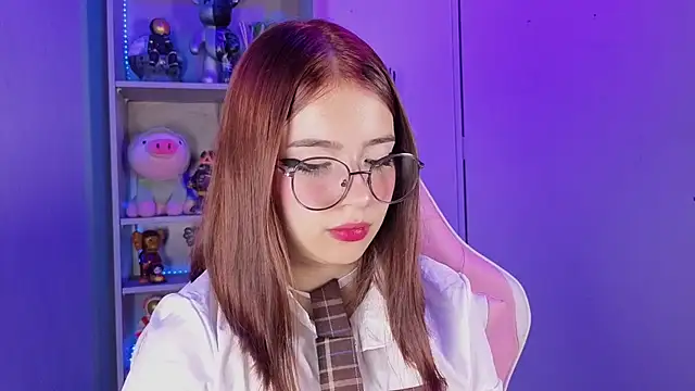 EmilyMiller  online show from October 30, 2025, 4:30 pm