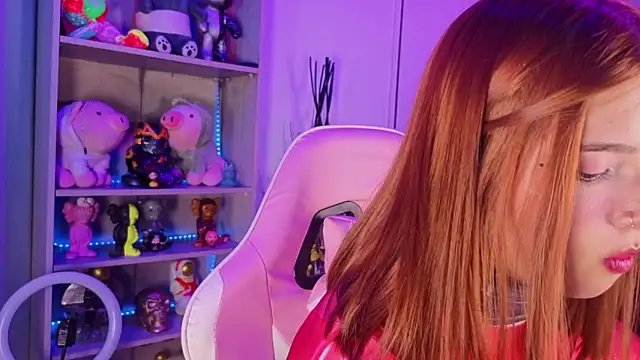 EmilyMiller  online show from January 11, 2026, 5:51 pm