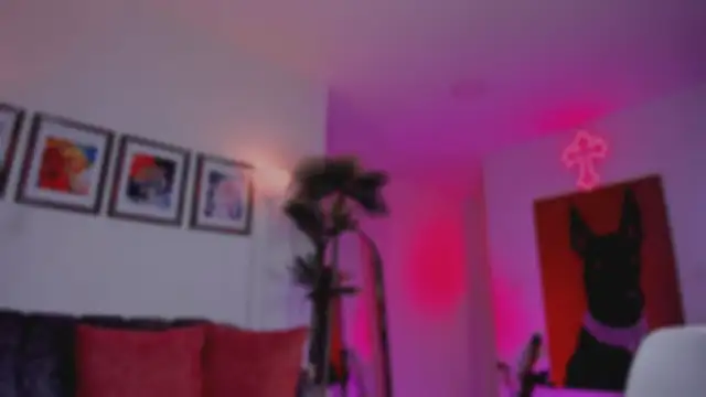 Taylor  foxxx online show from November 29, 2025, 6:49 am