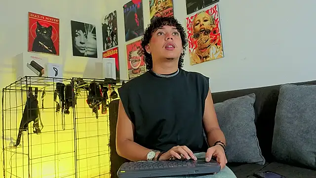 Snapshot of GaelOconner chatting on December 5, 2025, 4:10 am GaelOconner online show from December 5, 2025, 4:10 am