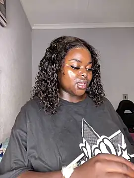 Snapshot of Honeycoco0211 chatting on November 27, 2025, 8:33 pm Honeycoco0211 online show from November 27, 2025, 8:33 pm