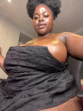 Snapshot of Honeycoco0211 chatting on May 2, 2026, 7:30 pm Honeycoco0211 online show from May 2, 2026, 7:30 pm