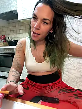 Snapshot of Lady_Knaller chatting on November 6, 2025, 8:10 pm Lady Knaller online show from November 6, 2025, 8:10 pm