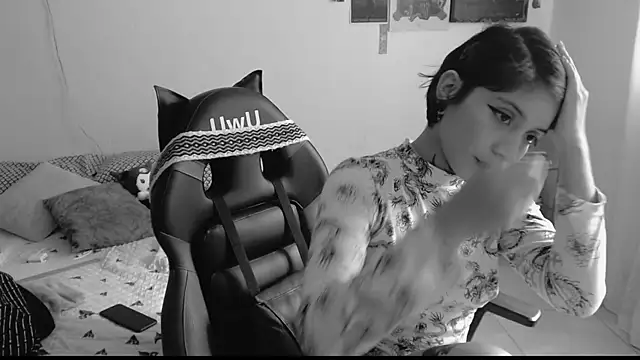  Apola 77 online show from February 22, 2025, 7:47 pm