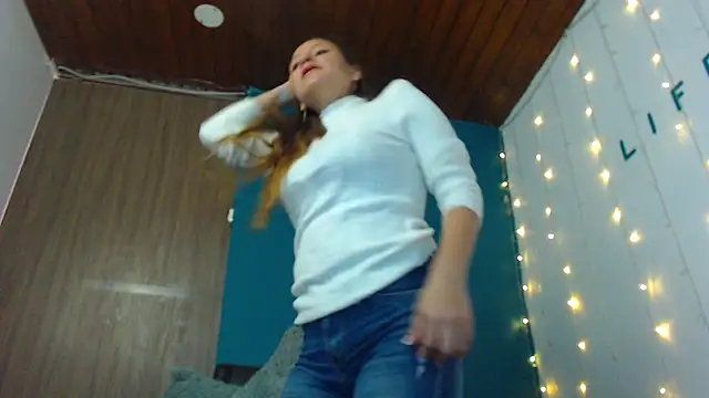 camila delarosa online show from December 21, 2024, 12:38 pm