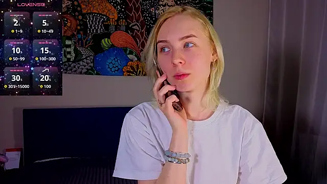 Crayzy Luv online show from March 28, 2026, 4:56 am