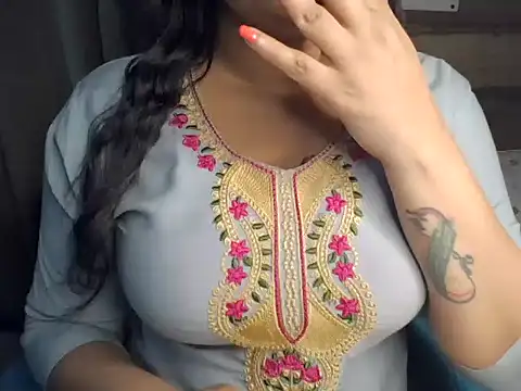 Trezza online show from October 26, 2025, 7:09 pm