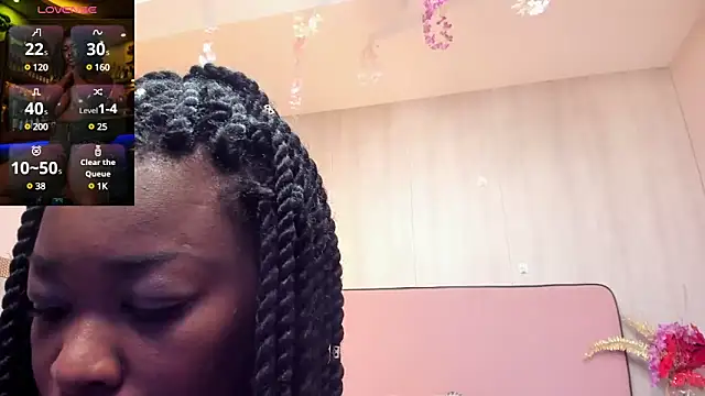 ShairaCoxx online show from December 7, 2024, 12:13 pm