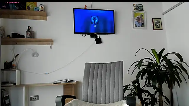 manucute 23  online show from March 19, 2026, 3:27 pm