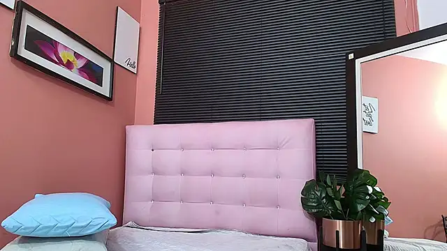 MiissBNasty online show from December 13, 2024, 2:43 am